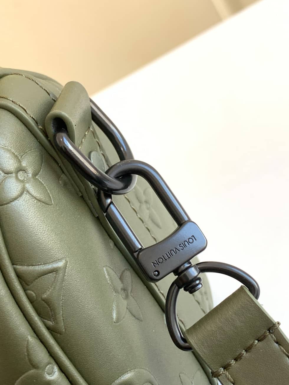 L0vis Vvtt0n Keepall XS M57961 Replica Shoulder Bag