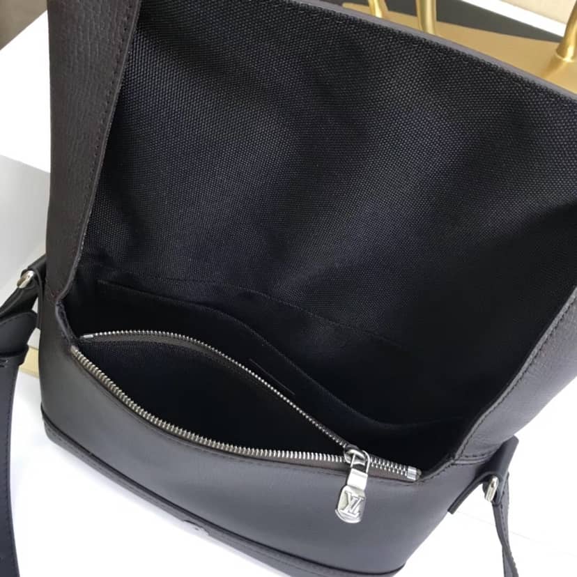 L0vis Vvtt0n Canyon PM Utah Leather Messenger Bag Replica M54962