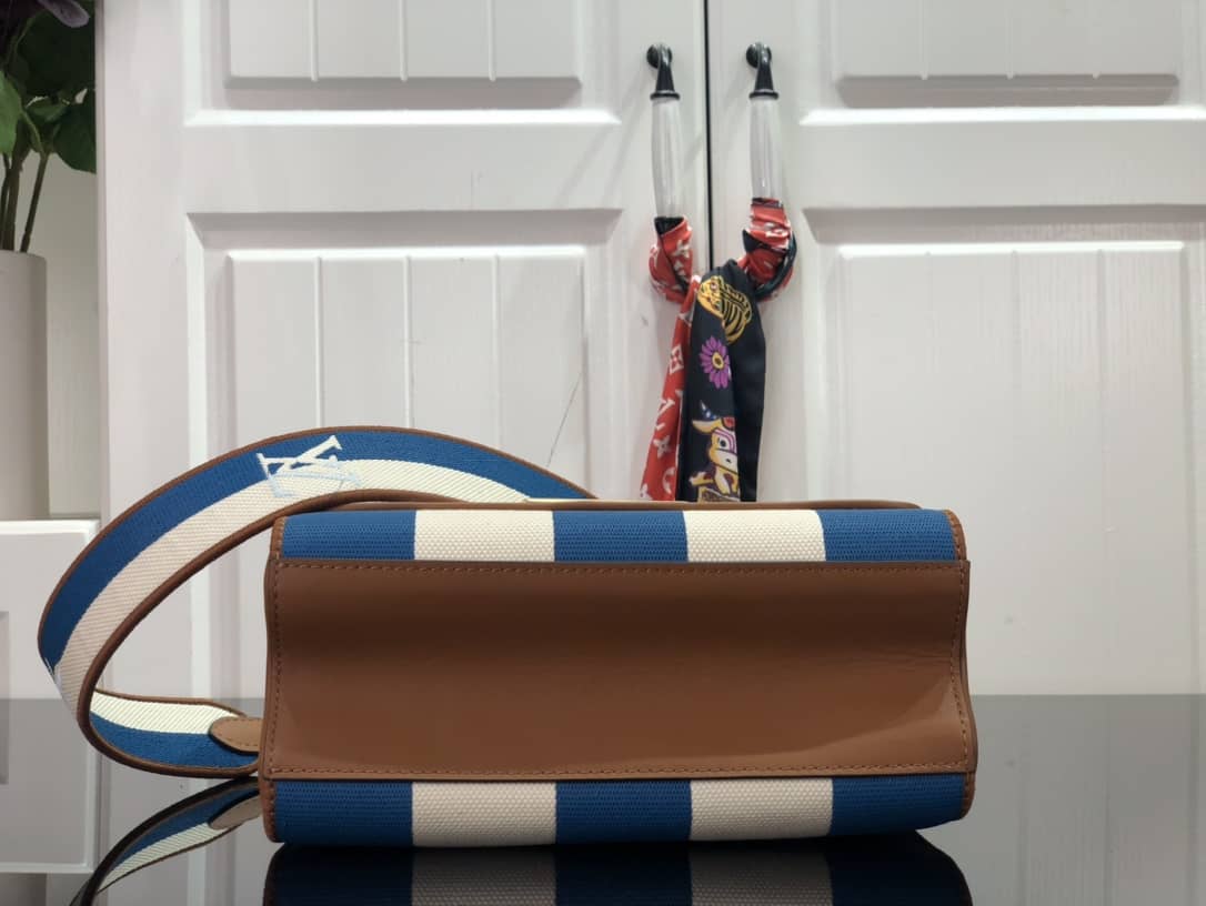 L0vis Vvtt0n Embroidered Canvas Calf Leather Twist MM Replica Bag M57659