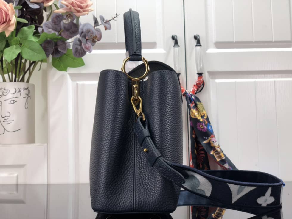 L0vis Vvtt0n Capucines MM Black M59597 Replica Shoulder Bag