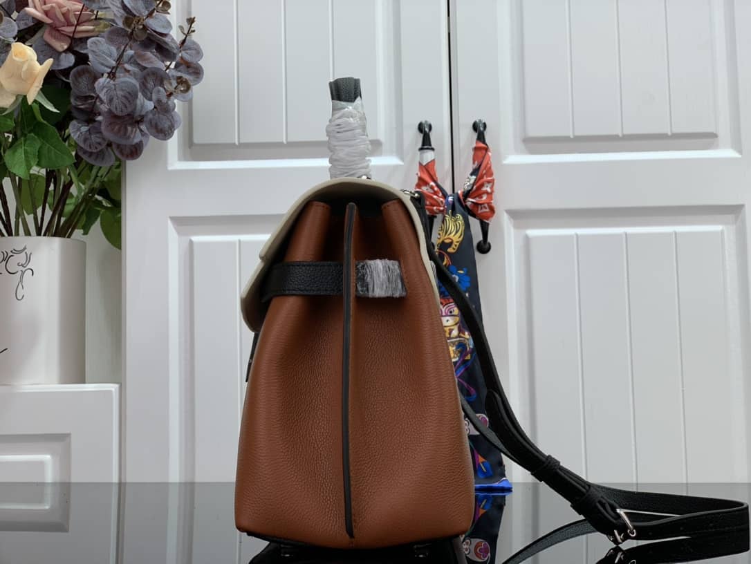 L0vis Vvtt0n Lock Me Ever 2Way Bag Replica M52787