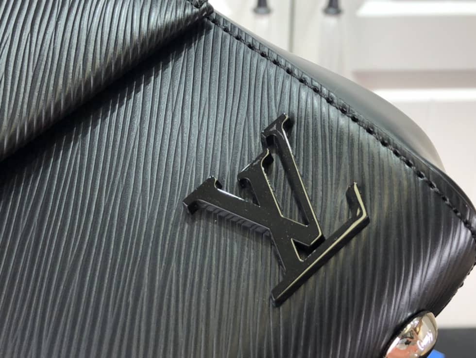 L0vis Vvtt0n Cluny Mini Epi Leather M58928 Replica Shoulder Bag