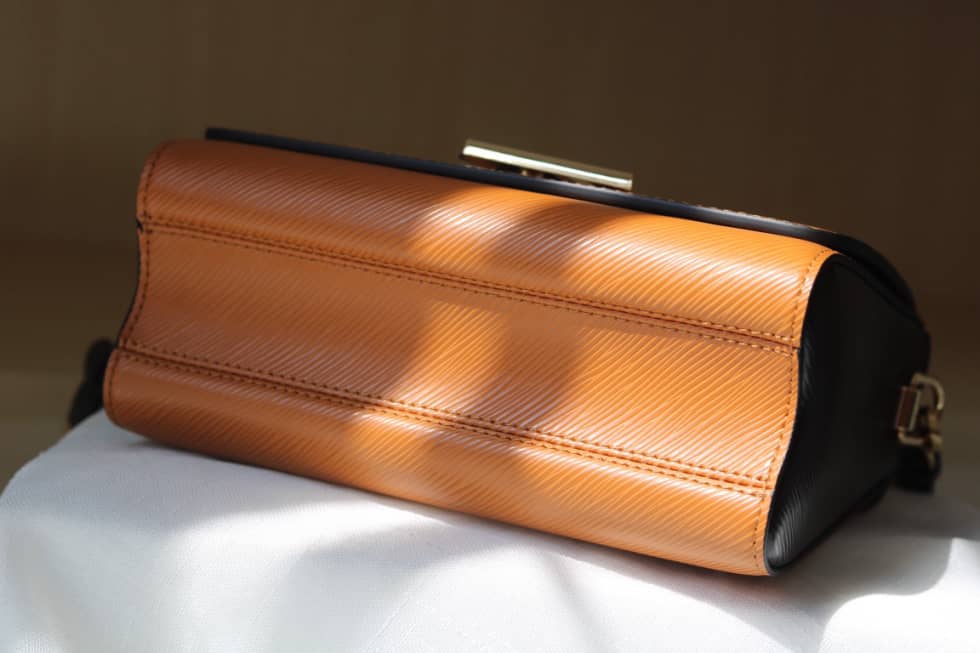 L0vis Vvtt0n Twist Leopard Handle Bag Epi Leather PM M50362 Replica Shoulder Bag