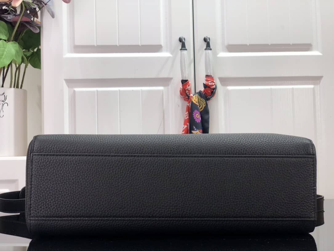 L0vis Vvtt0n Cabas Taurillon Business Bag Replica M55732