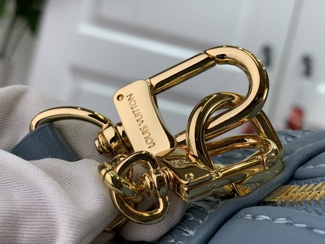 L0vis Vvtt0n Damier Quilt Lambskin Troca MM H27 Replica Bag Blue M59114