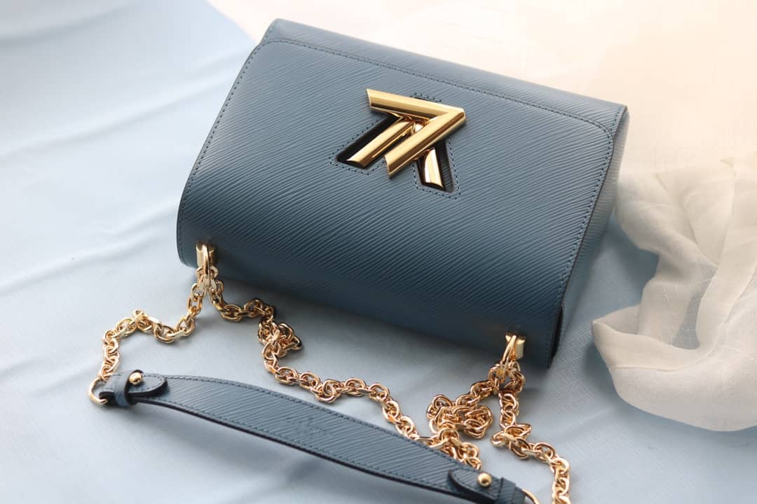 L0vis Vvtt0n Twist Bag Blue Replica M50281