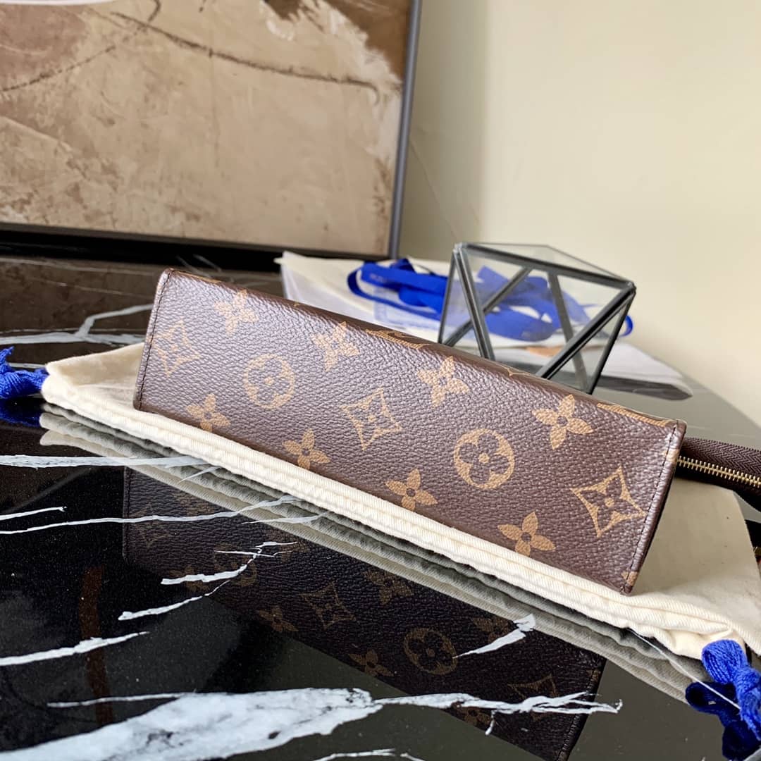 L0vis Vvtt0n Toiletry Pouch Monogram Canvas Replica M47544