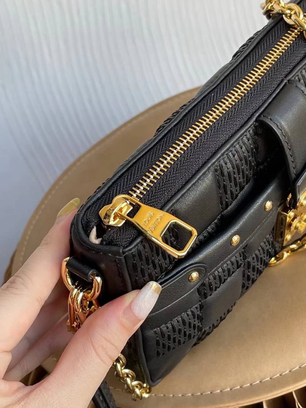 L0vis Vvtt0n Pochette Troca Lamb Leather M59046 Replica Crossbody Bag