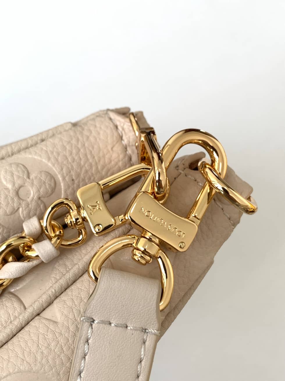 L0vis Vvtt0n Monogram Empreinte Multi Pochette Accessoires M80447 Replica