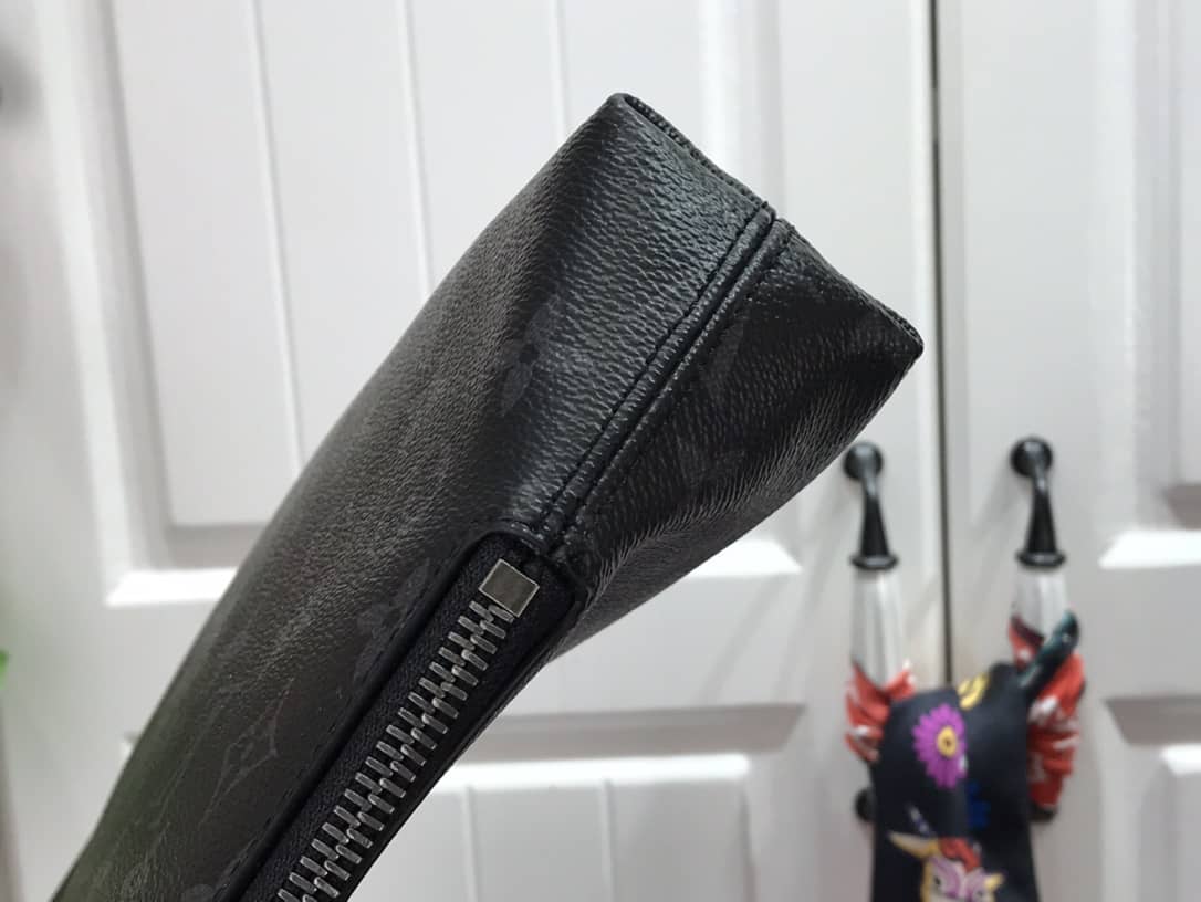 L0vis Vvtt0n Monogram Eclipse Canvas Replica Pouch Black M60417