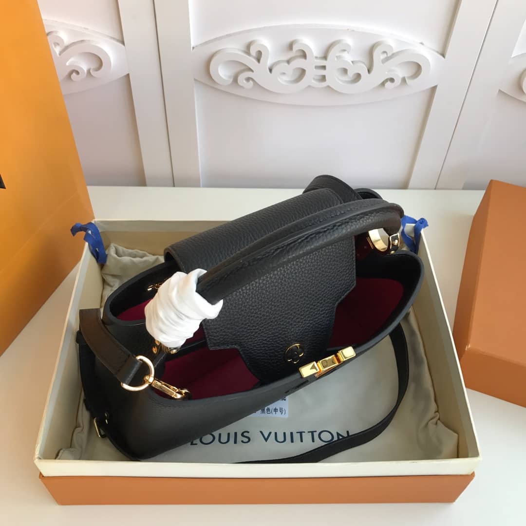 L0vis Vvtt0n Capucines MM Bag Black Replica M48864