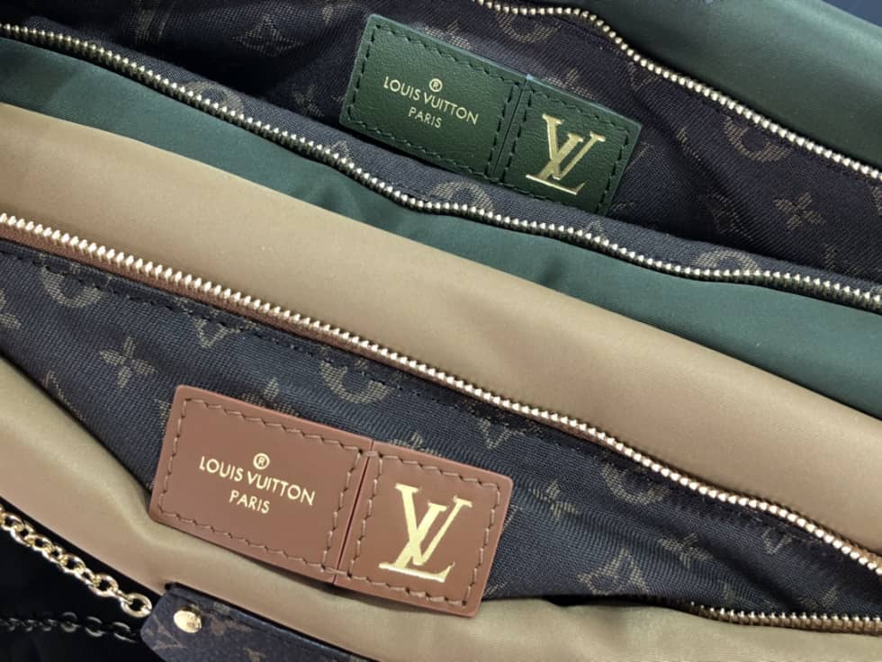 L0vis Vvtt0n Maxi Multi Pochette Accessoires M58977 Replica Shoulder Bag