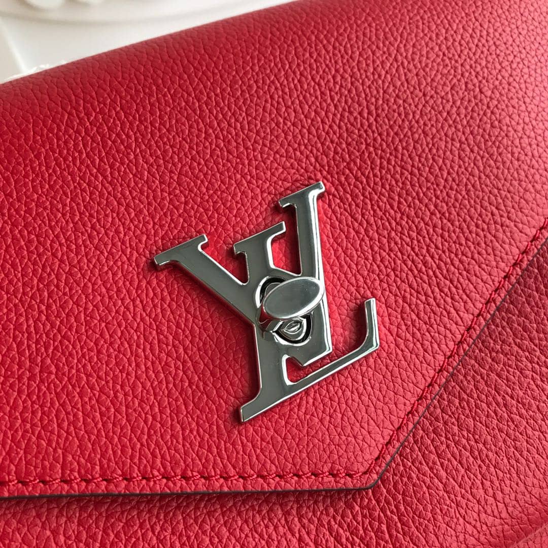 L0vis Vvtt0n MyLockMe BB Calf Chain Replica Shoulder Bag Red M51418