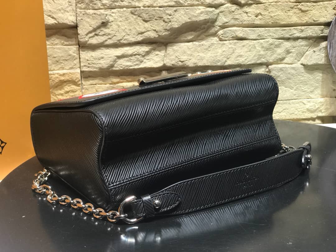 L0vis Vvtt0n Twist MM Bag Black M50296 Replica