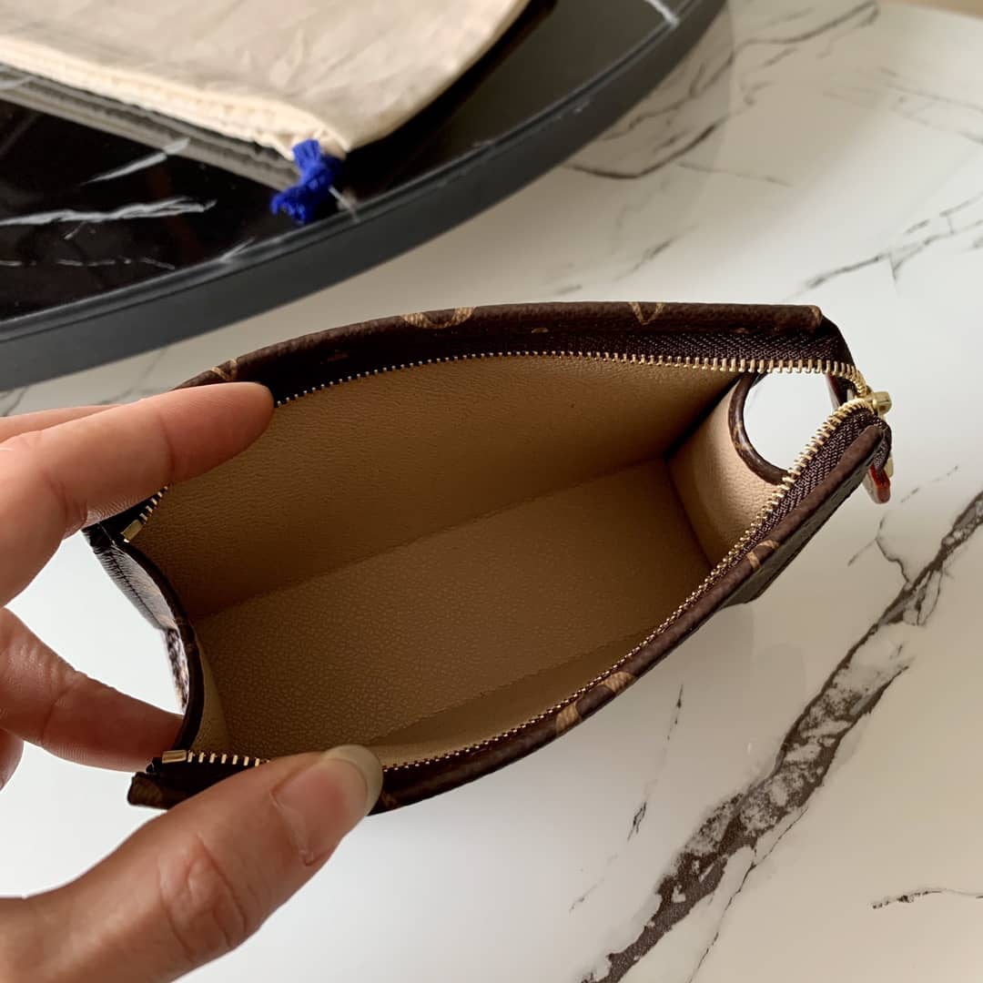 L0vis Vvtt0n Monogram Poche Toilette Cosmetics Pouch Replica M47546