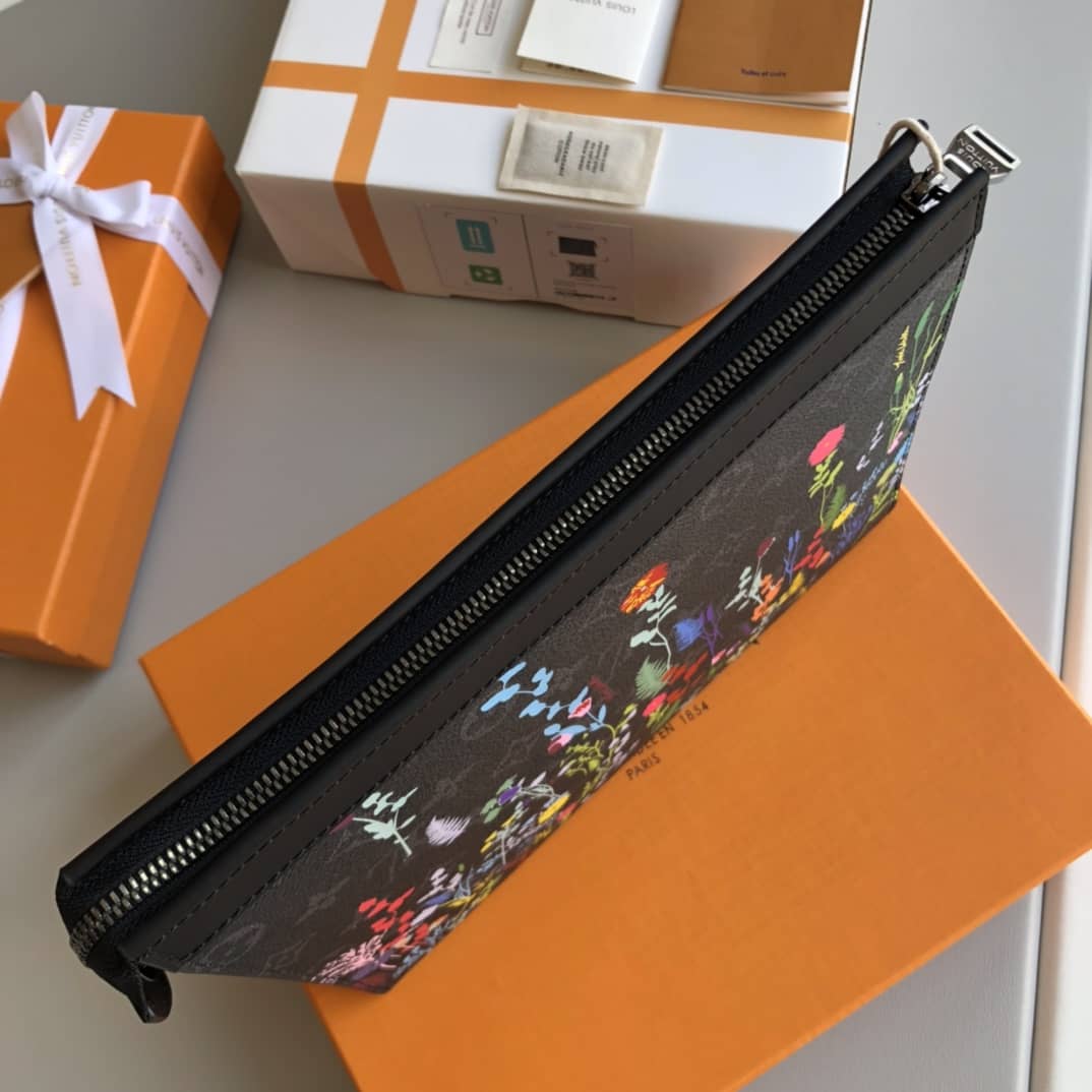 L0vis Vvtt0n Monogram Eclipse Canvas Replica Pochette Voyage MM Black M61692