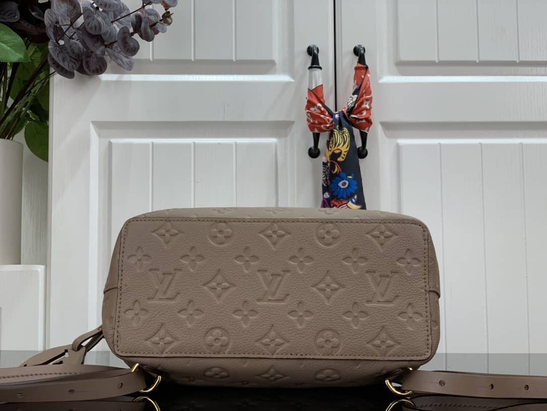 L0vis Vvtt0n Ann Platt Montsouris PM Noir Leather Replica Backpack Beige M45205