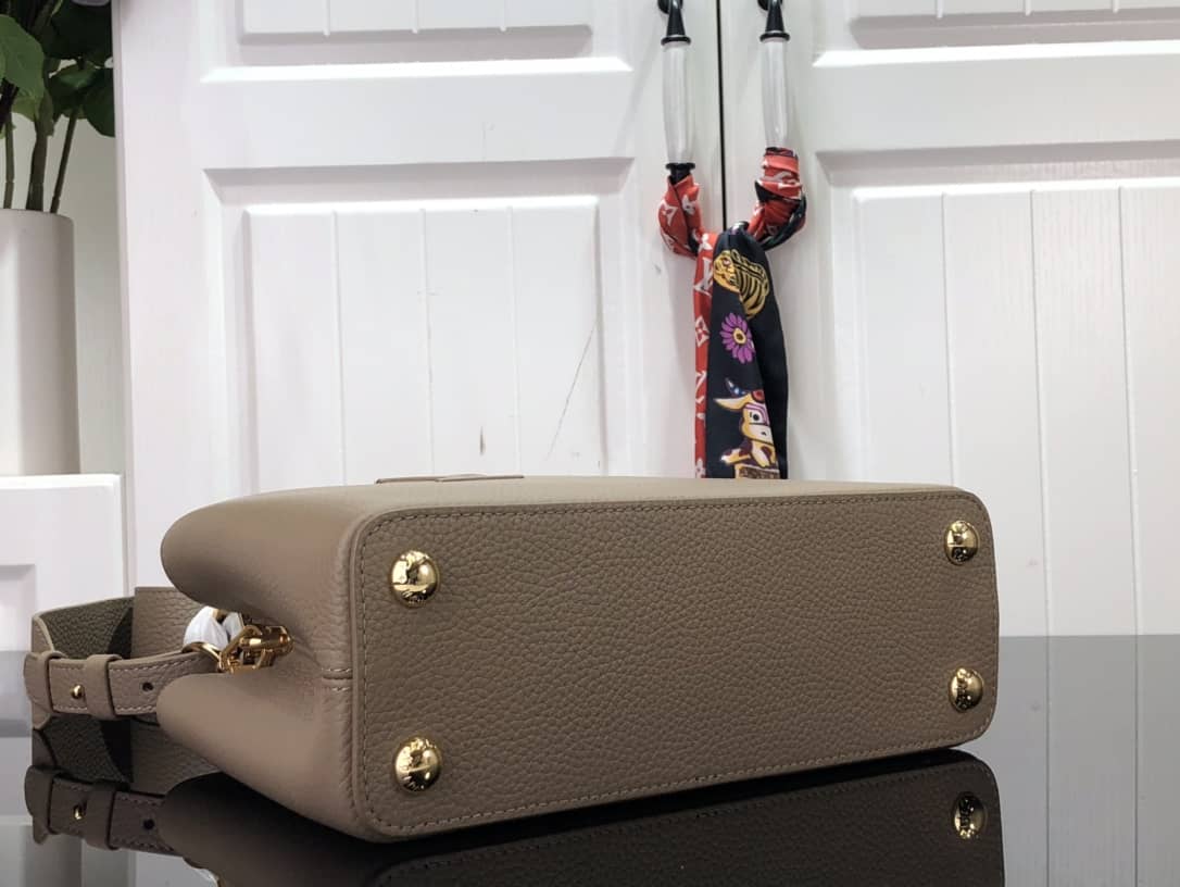 L0vis Vvtt0n Capucines Embroidery Replica Bag Gray M48865