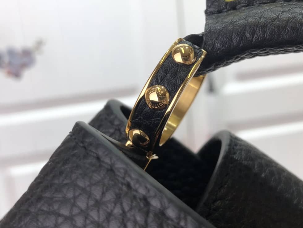 L0vis Vvtt0n Capucines Mini M57945 Replica Shoulder Bag