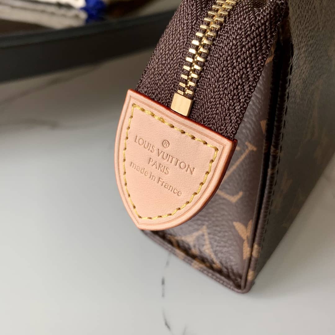 L0vis Vvtt0n Monogram Poche Toilette Cosmetics Pouch Replica M47546