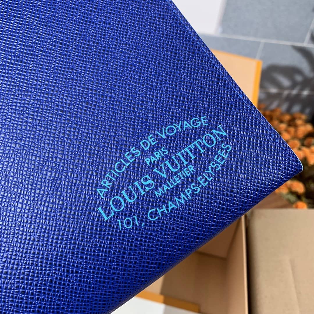 L0vis Vvtt0n Pochette Voyage MM Pouch Blue M30395 Replica
