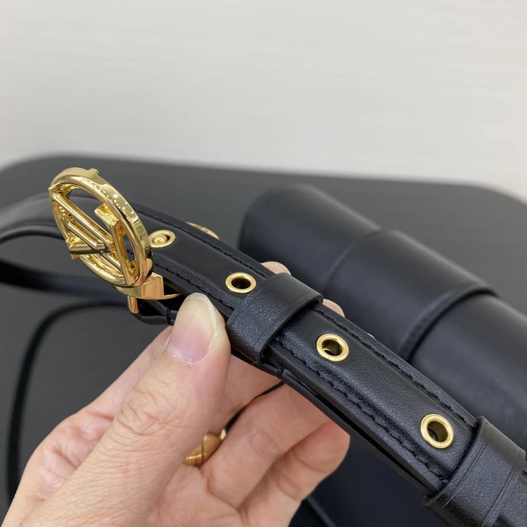 L0vis Vvtt0n Pont 9 Leather Crossbody Bag M55948