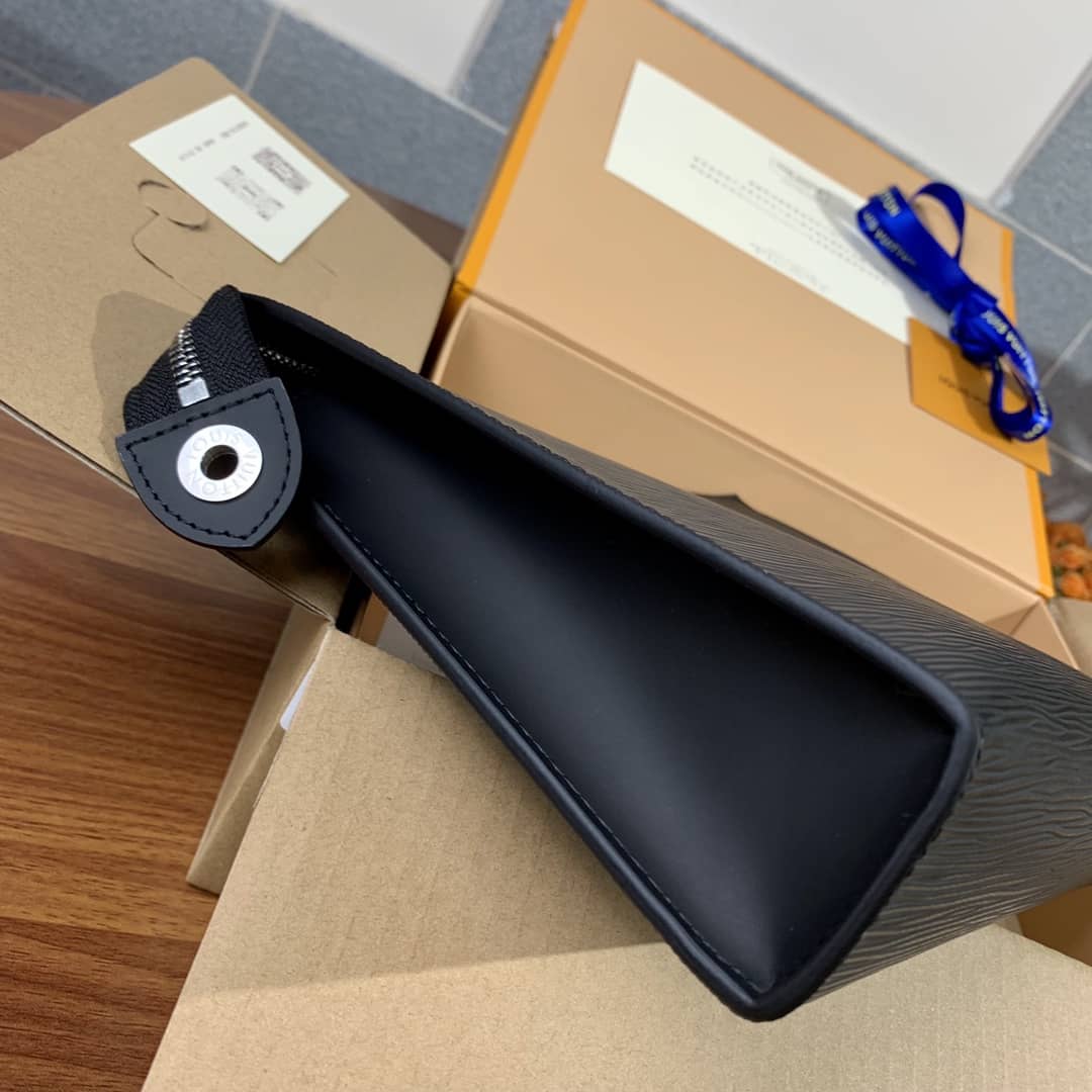 L0vis Vvtt0n Replica Toiletry Pouch 26 Epi Leather Bag Black M41366