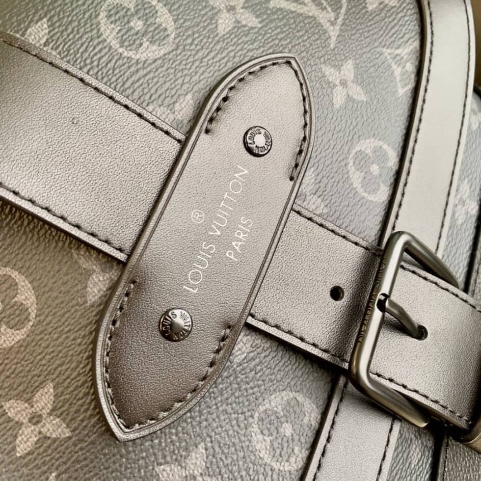 L0vis Vvtt0n Saumur Black M45911 Replica Messenger Bag