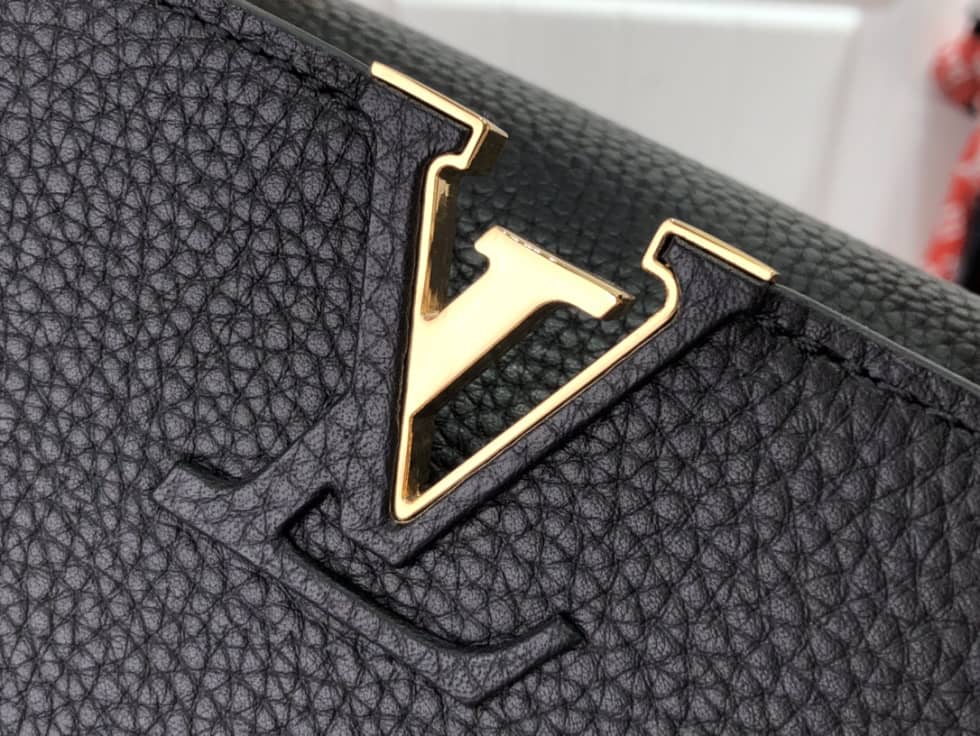 L0vis Vvtt0n Capucines BB Black M58732 Replica Crossbody Bag