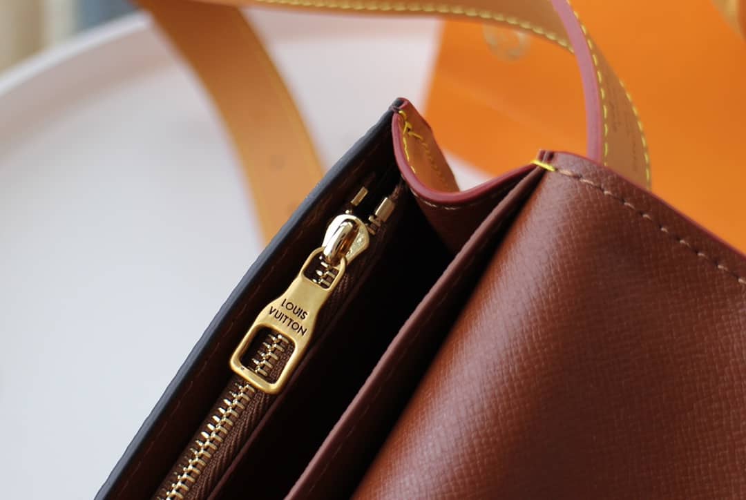 L0vis Vvtt0n Monogram S Lock PM Replica Belt Bag M44667