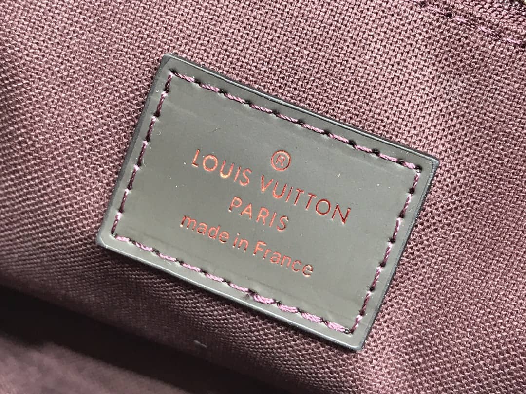 L0vis Vvtt0n Damier Ebene Toiletry Bag Replica M47527