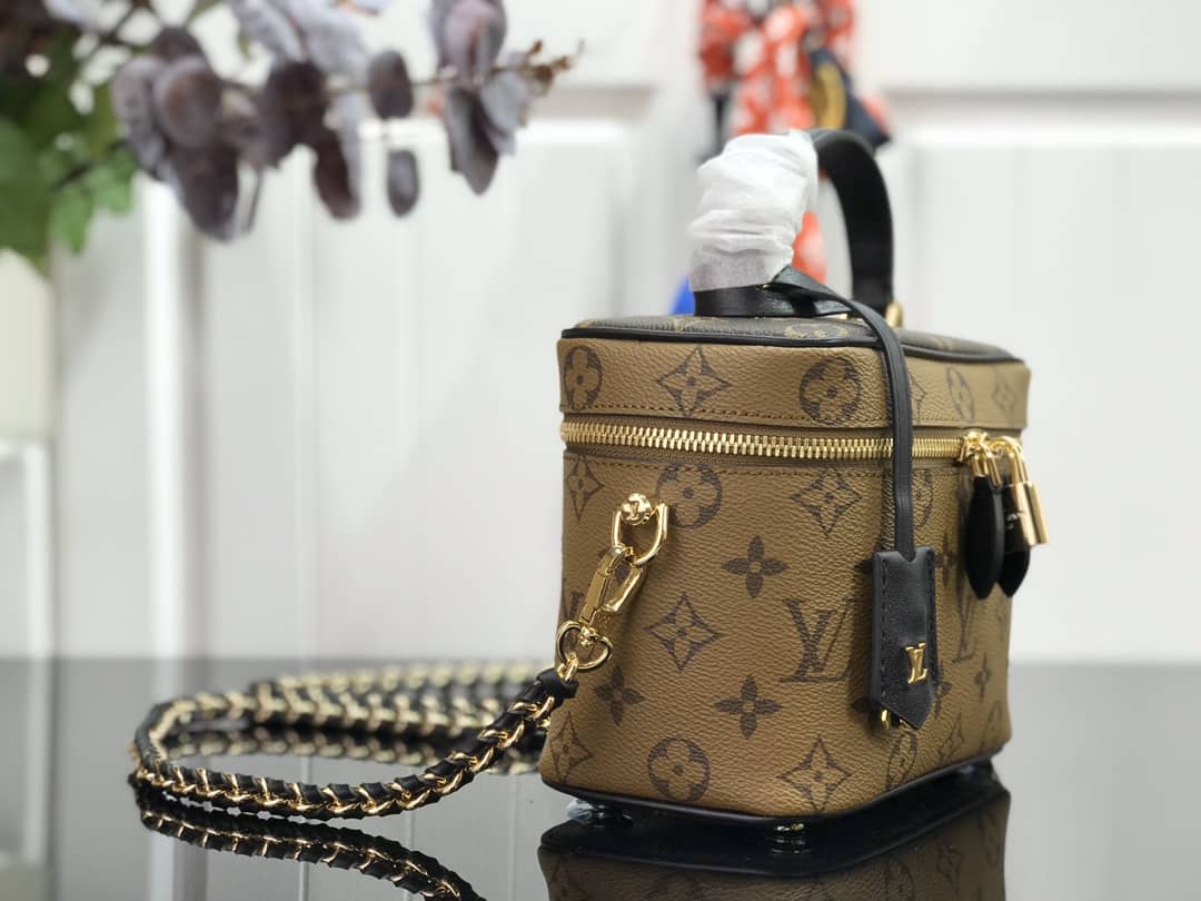 L0vis Vvtt0n Monogram Canvas BB Vanity Case Bag Replica M53369