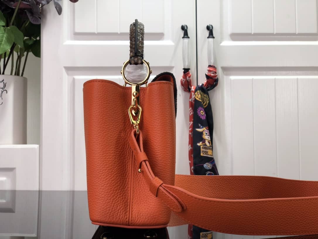 L0vis Vvtt0n Capucines Embroidery Replica Bag Orange M48865