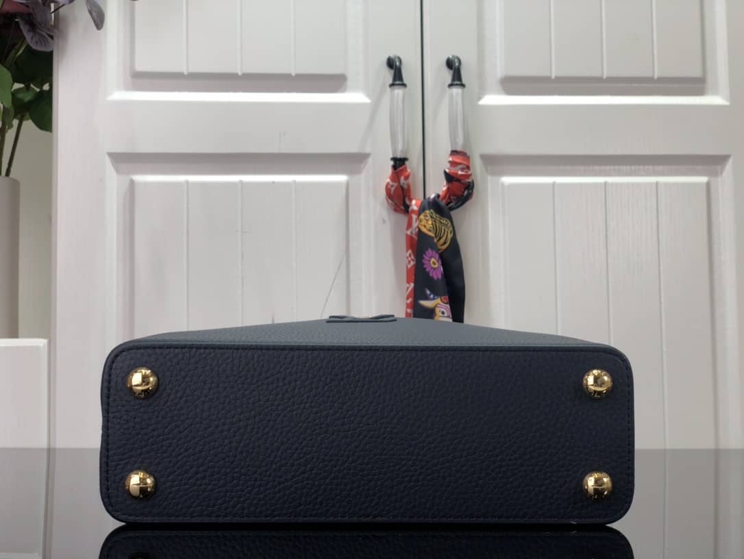 L0vis Vvtt0n Capucines Embroidery Replica Bag Blue M48865