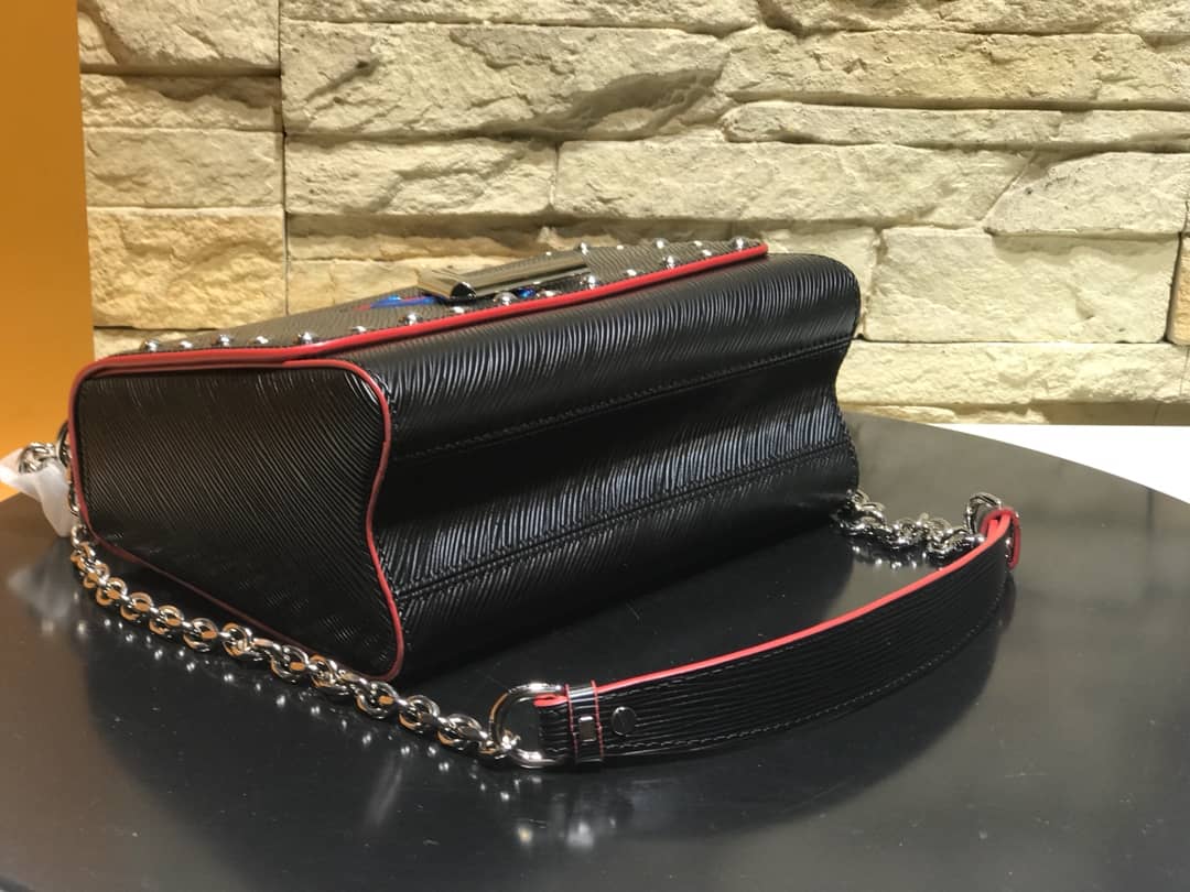 L0vis Vvtt0n Twist MM High Quality Replica Bag