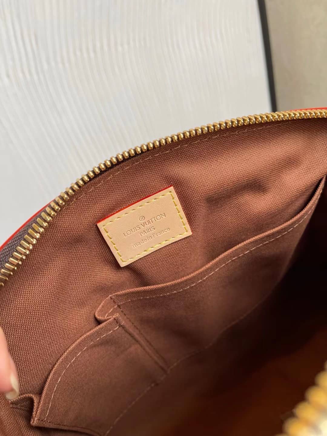 L0vis Vvtt0n Monogram Tivoli PM M40143 Replica Shoulder Bag