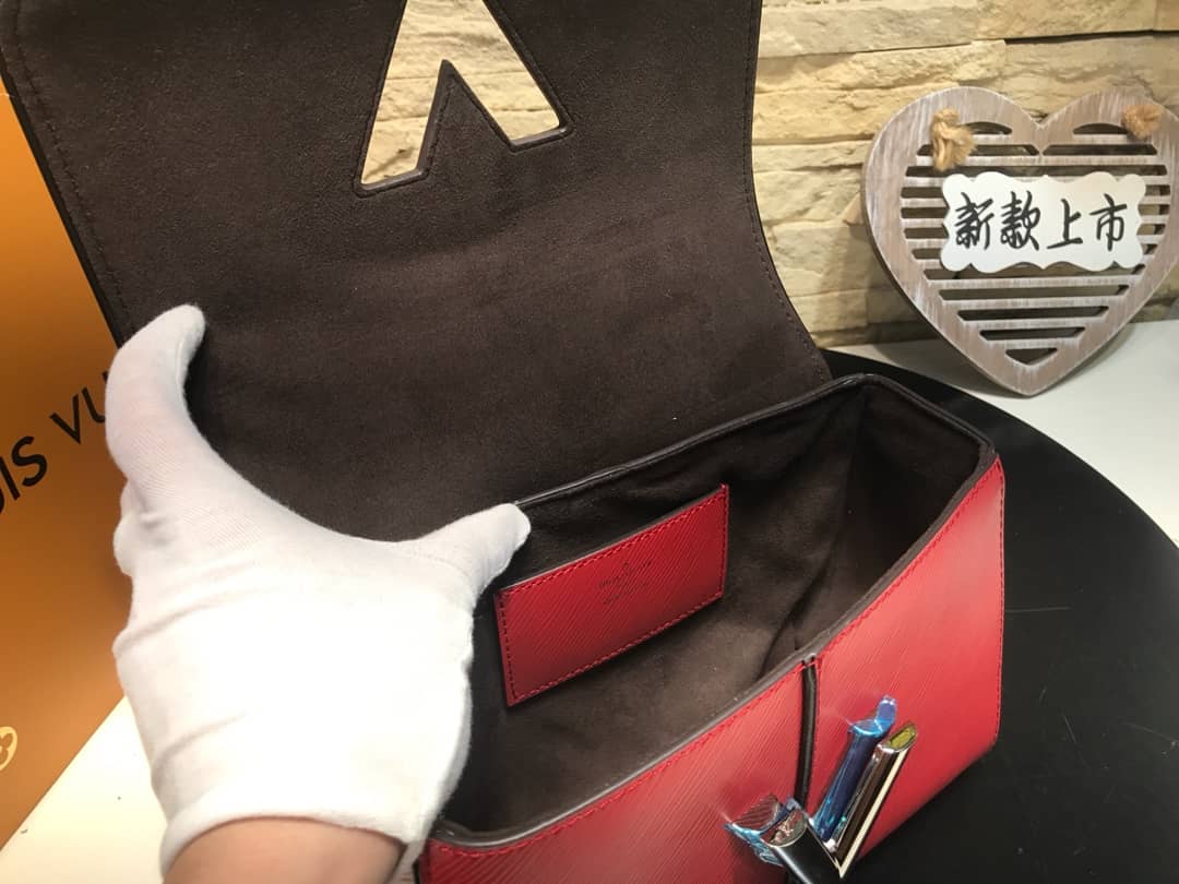 L0vis Vvtt0n Replica Bags Twist PM Epi Leather Replicas Handbag Red