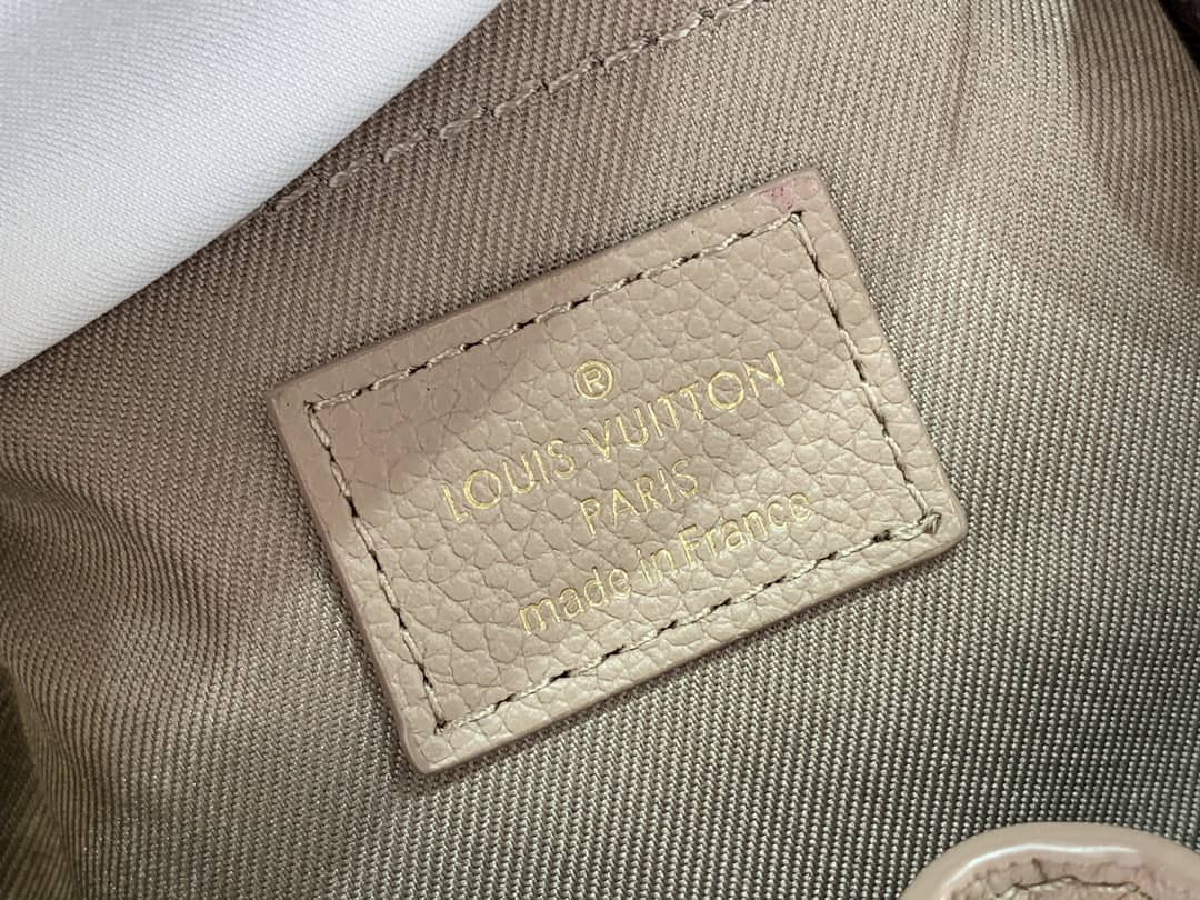 L0vis Vvtt0n Empreinte Montsouris M45639 Replica Backpack