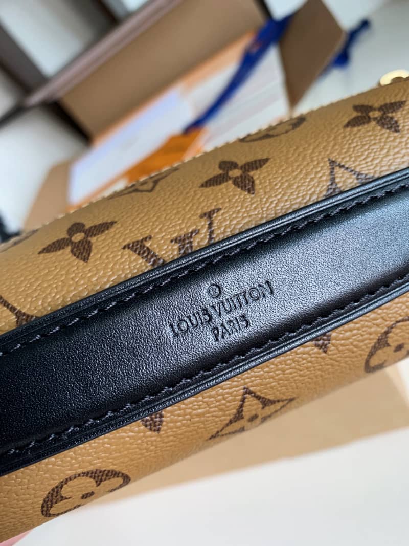 Best Replica L0vis Vvtt0n Pochette Metis Small Leather Crossbody Bag Replica M44876(ColaReps)