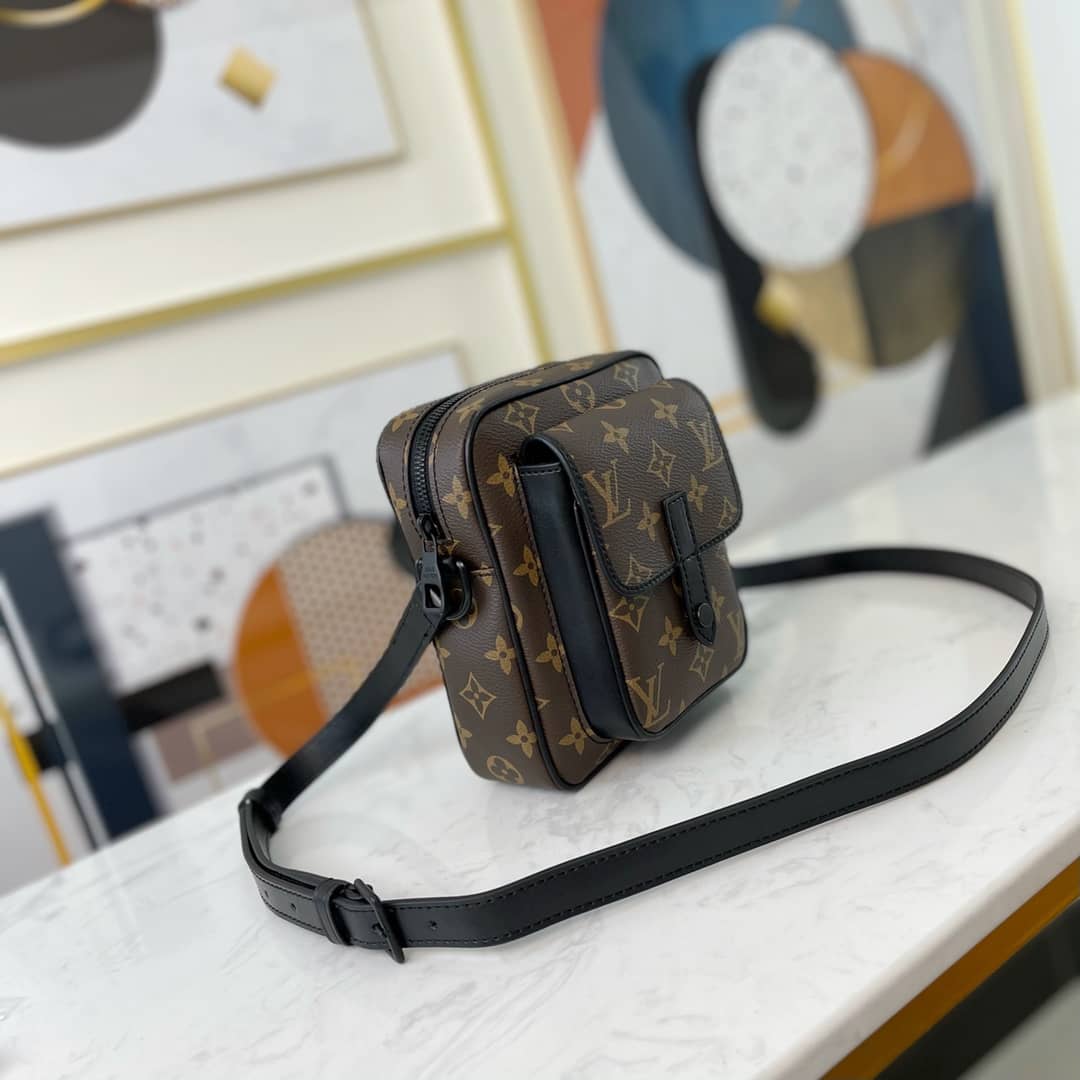 L0vis Vvtt0n Virgil Abloh Christopher Wearable Replica Wallet M69404