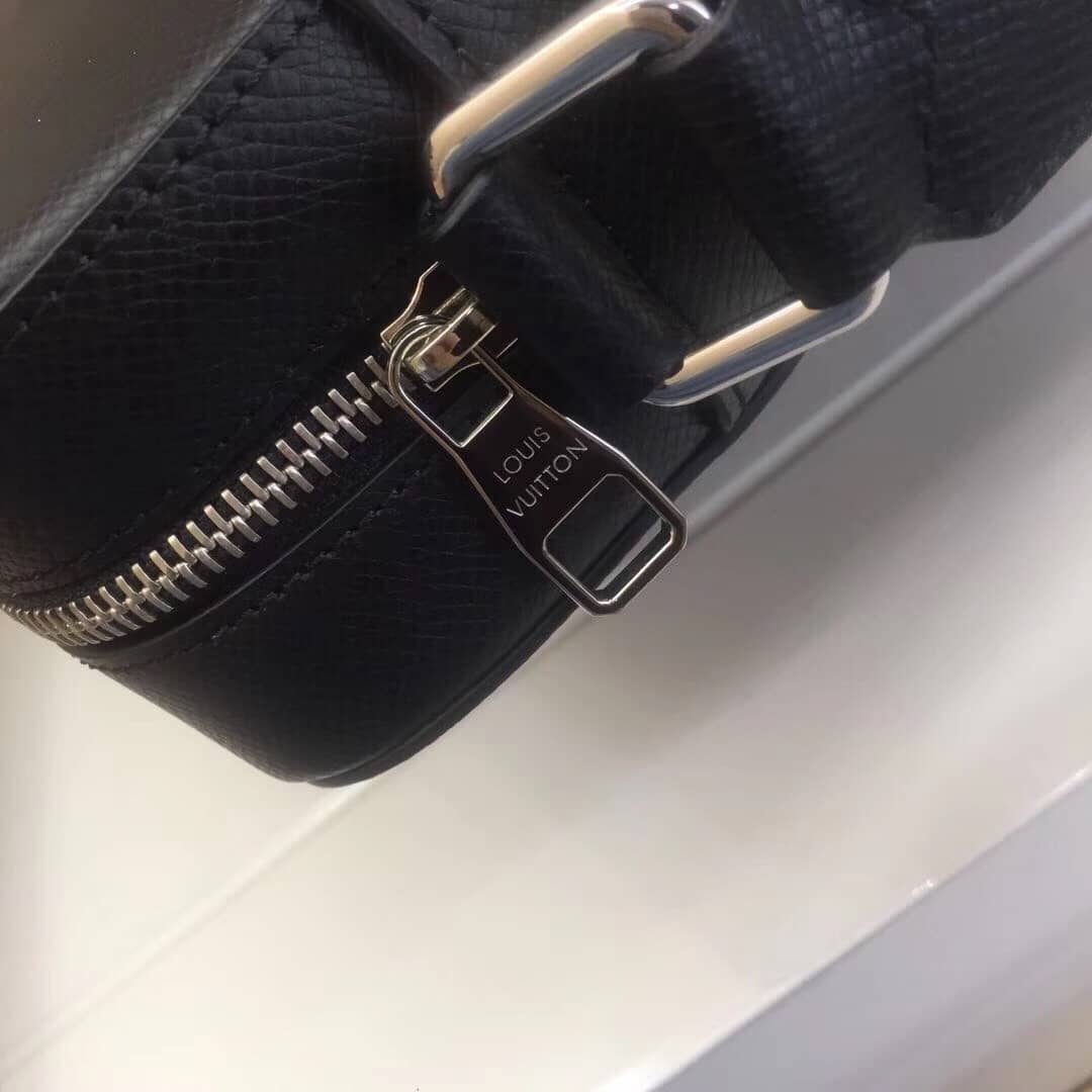 L0vis Vvtt0n Taiga Anton Messenger MM Mens Shoulder Bag Replica M33429