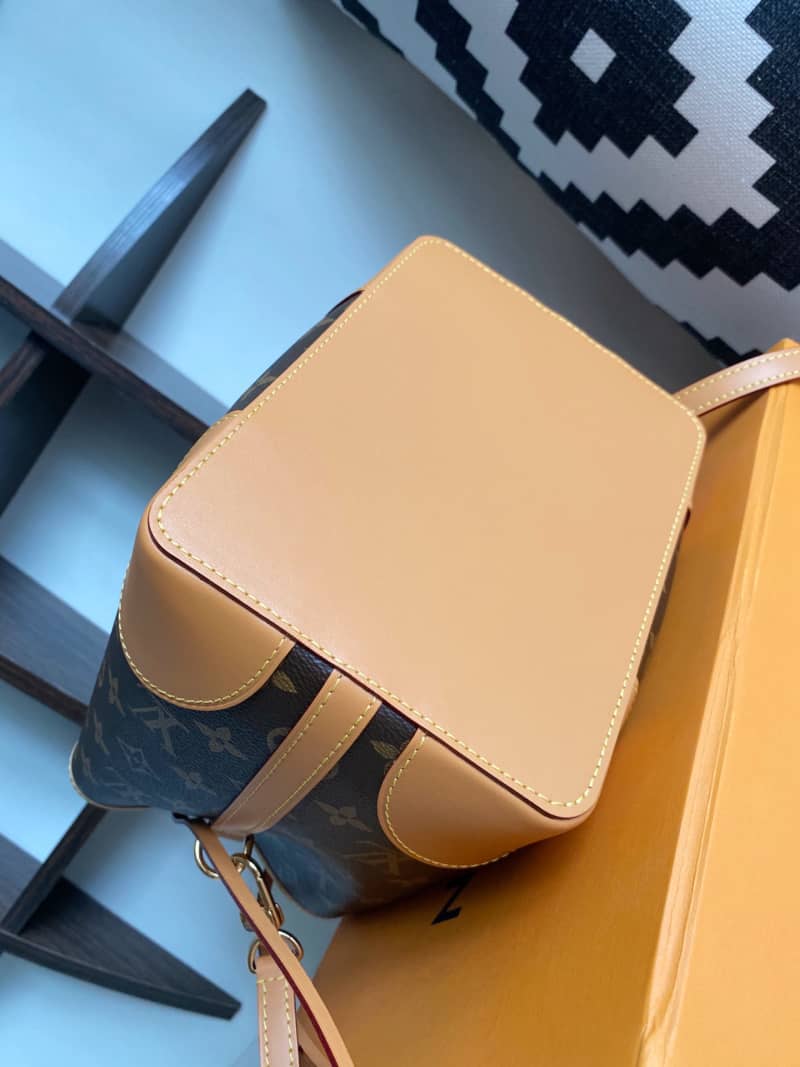 L0vis Vvtt0n Monogram Canvas Replica Bucket Bag M45550