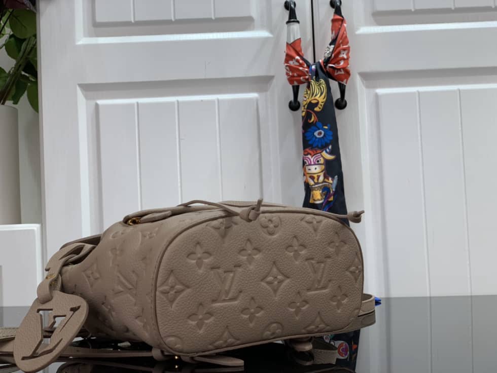 L0vis Vvtt0n Empreinte Montsouris M45639 Replica Backpack