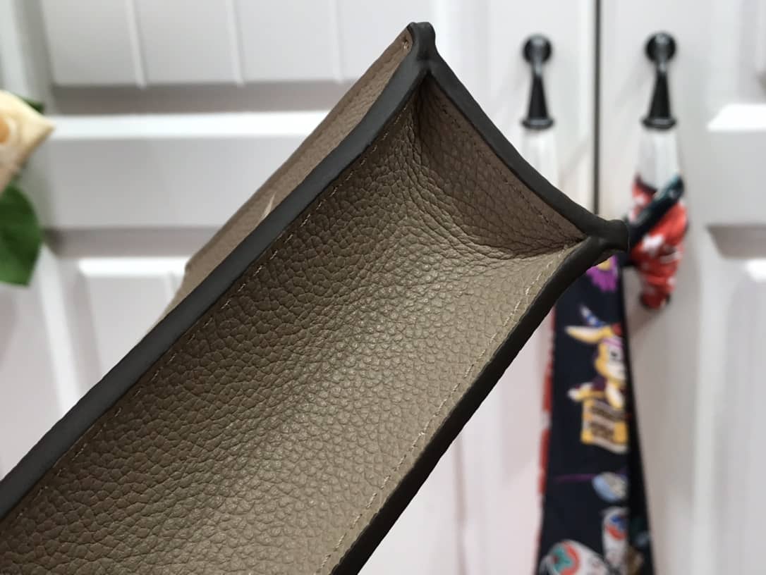 L0vis Vvtt0n Monogram Petit Sac Plat Bag Replica Gray M80449