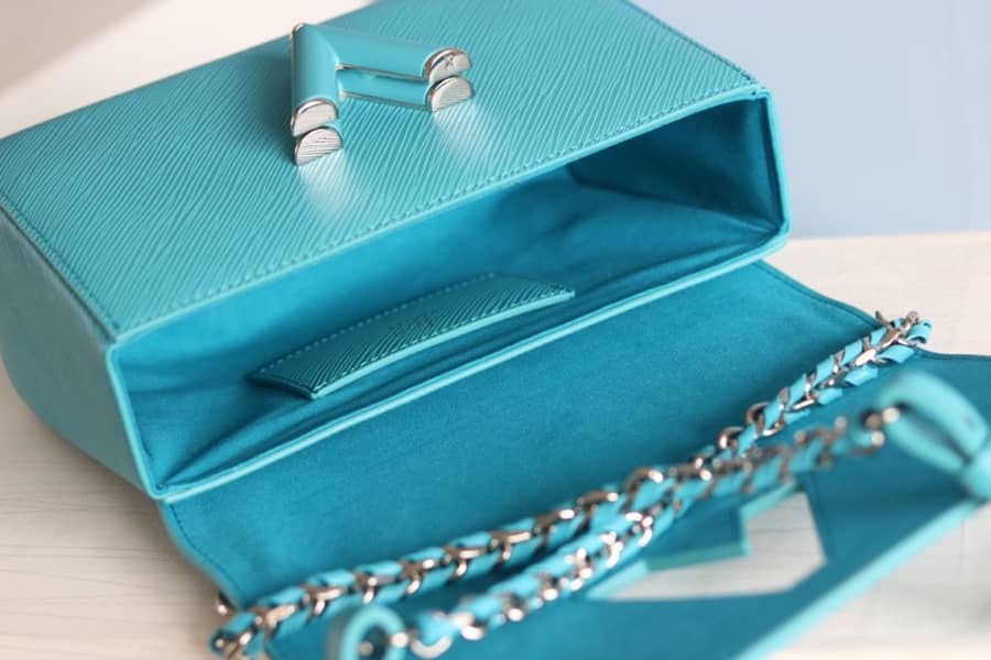 L0vis Vvtt0n Twist MM Chain Leather Replica Bag Green M50282