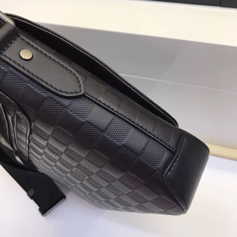 L0vis Vvtt0n Damier Infini District PM Mens Shoulder Bag Replica N41286