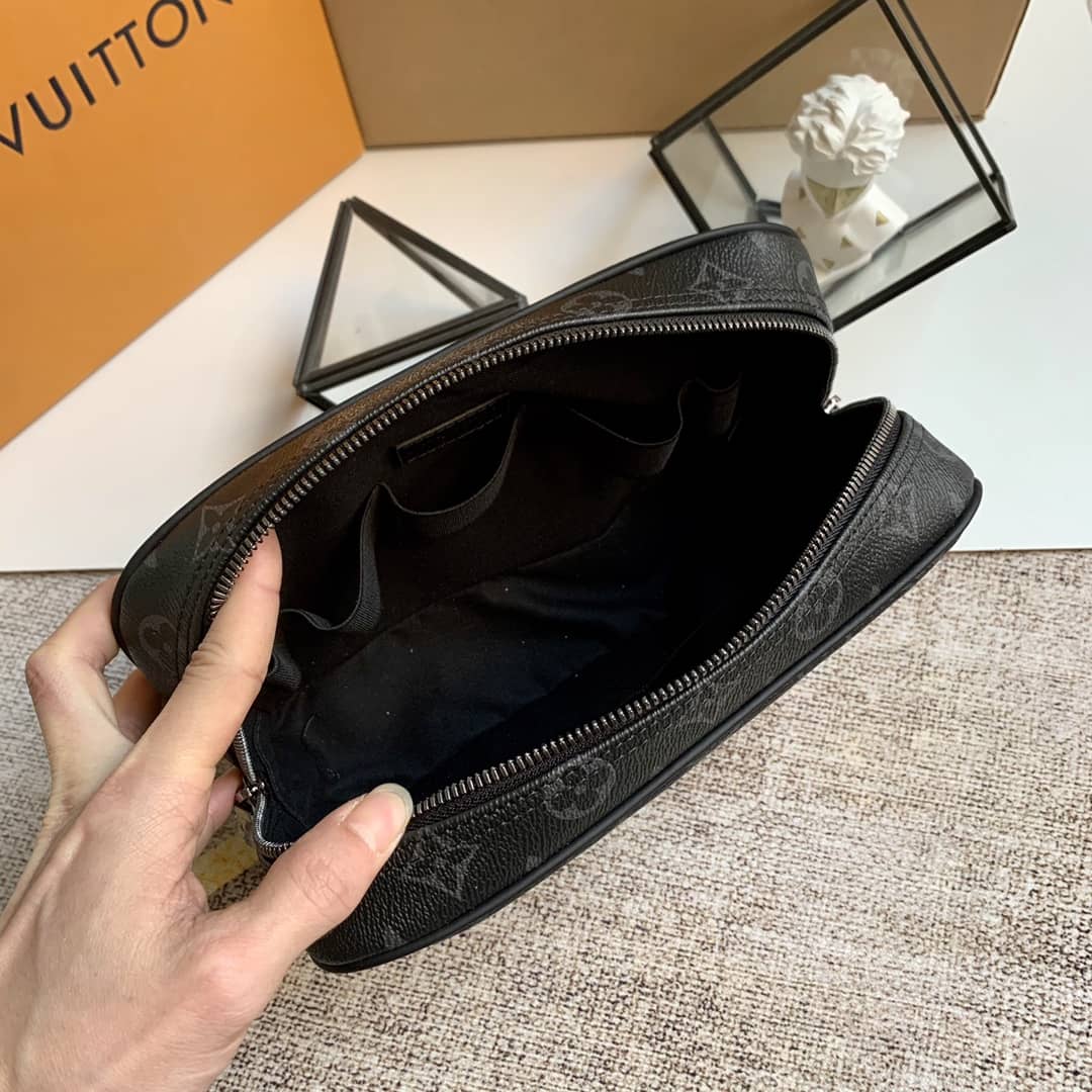 L0vis Vvtt0n GM Monogram Eclipse Toiletry Bag Replica M43383
