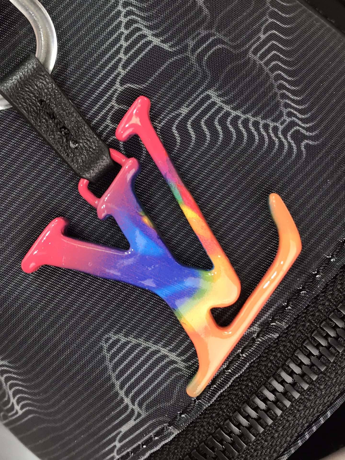 L0vis Vvtt0n 2054 Expandable Polochon Replica Bucket Bag M45604