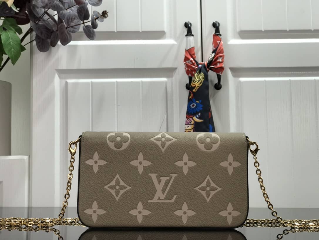 L0vis Vvtt0n Bicolor Monogram Empreinte Replica Pochette Felice Gray M69977
