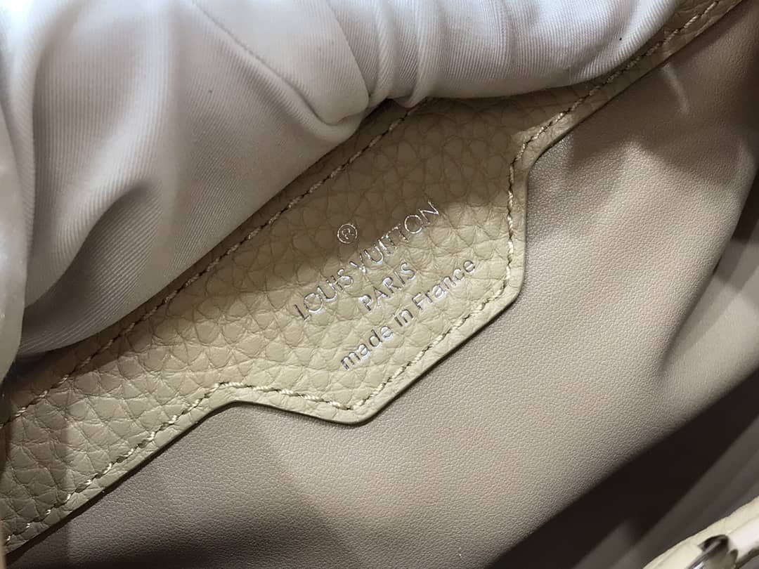 L0vis Vvtt0n Capucines Mini Taurillon Leather Replica Bag Green M57520